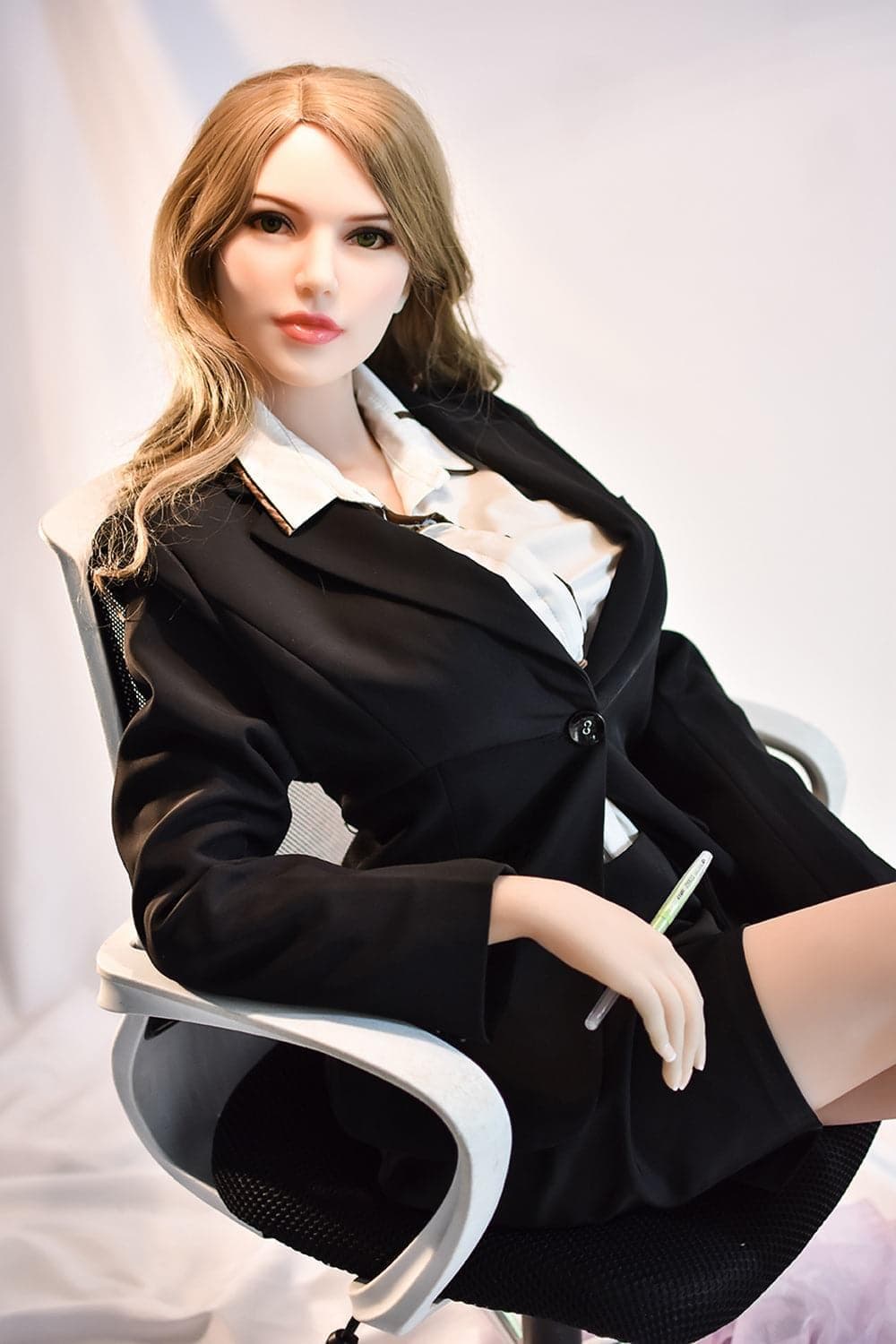 6YE 165cm（5'5"）F 罩杯 Una：逼真而感性的性愛娃娃體驗